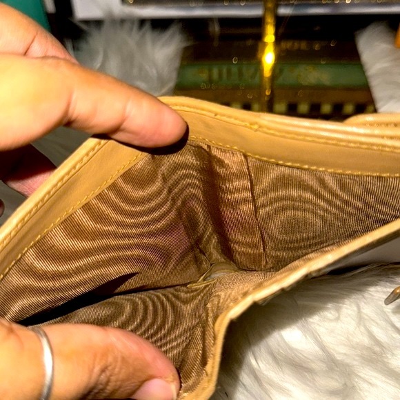 Authentic Salvatore Ferragamo wallet - Picture 8 of 14